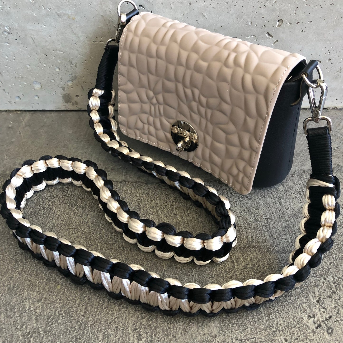 Latte on Black with Showstopper Strap