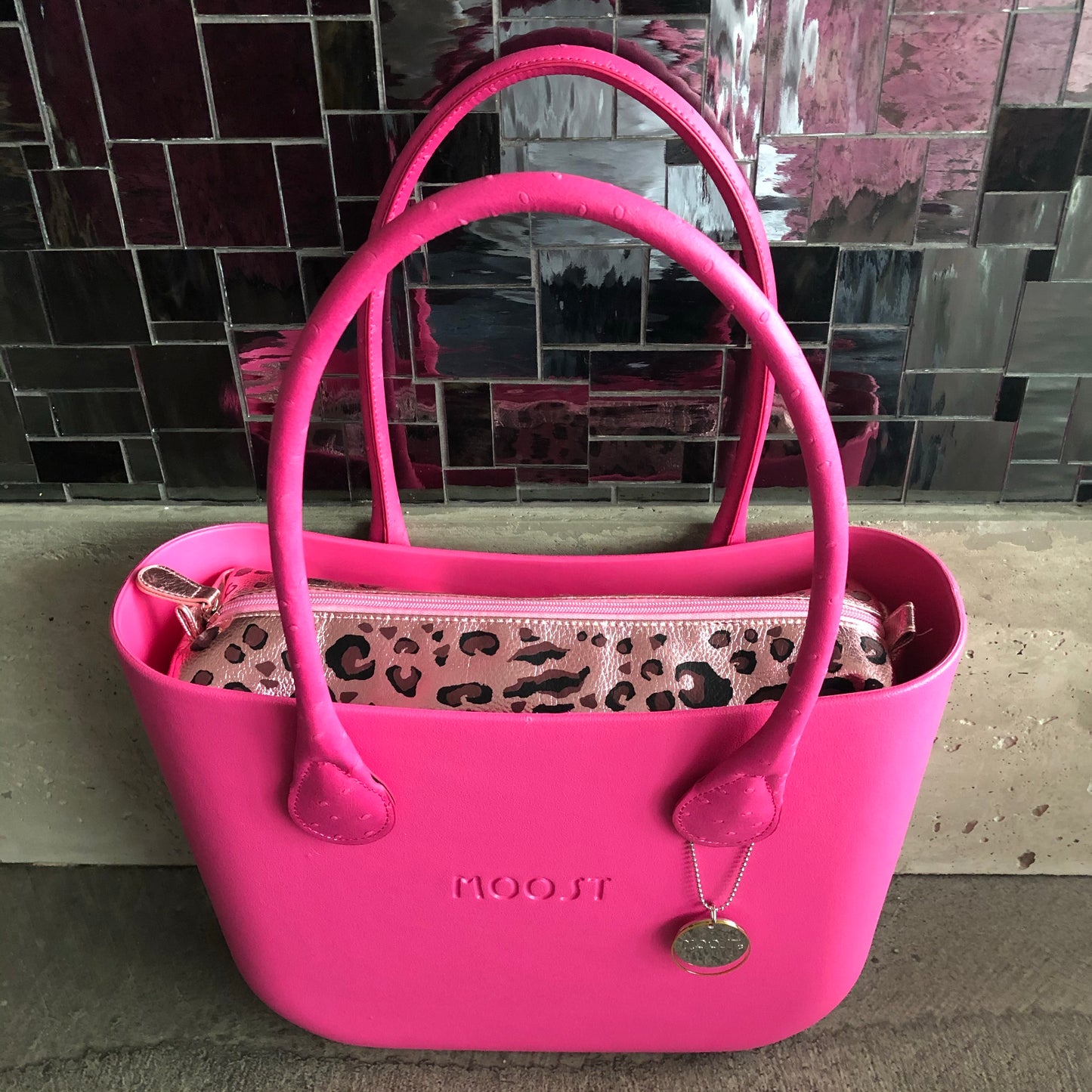 Fuchsia Feline